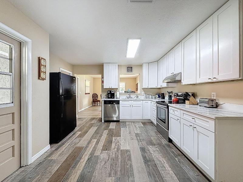 2737 Bel Aire Circle - image 8