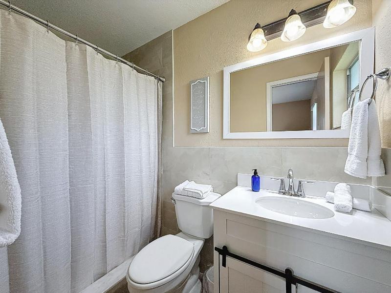 2737 Bel Aire Circle - image 27
