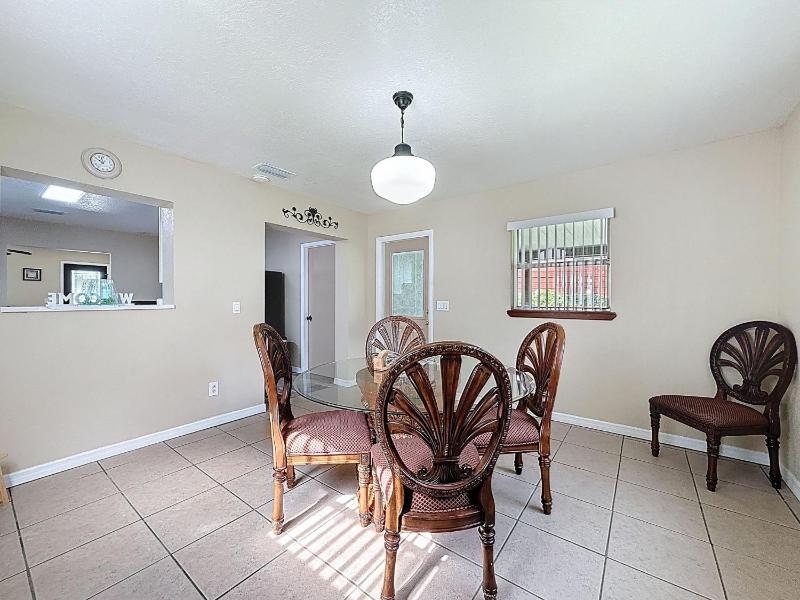 2737 Bel Aire Circle - image 22
