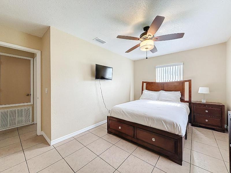 2737 Bel Aire Circle - image 13
