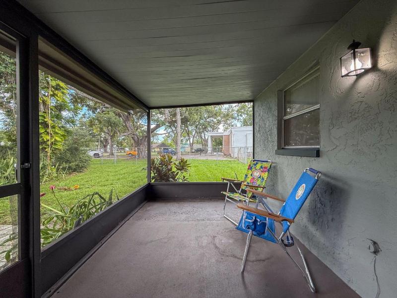 2737 Bel Aire Circle - image 23