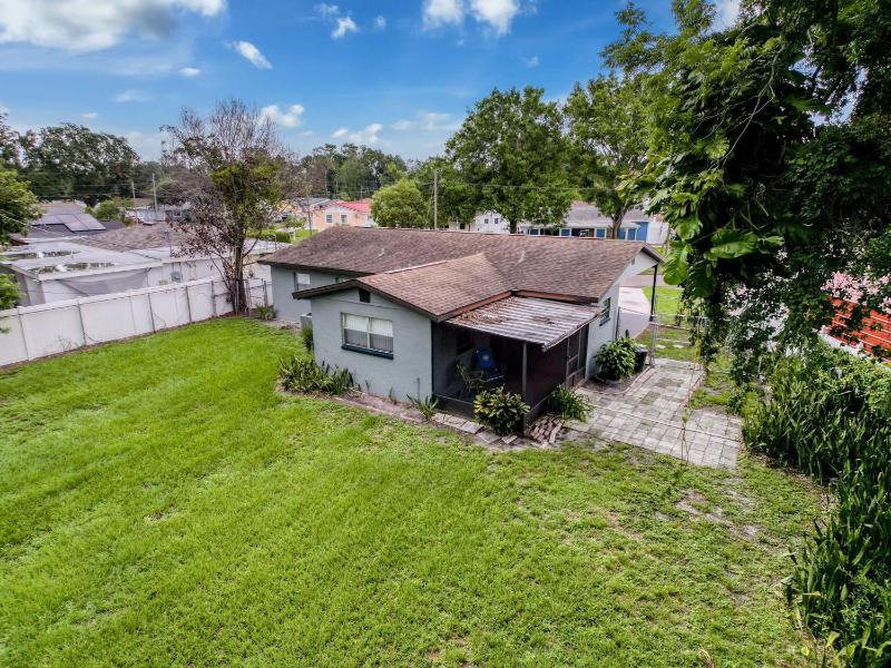 2737 Bel Aire Circle - image 15