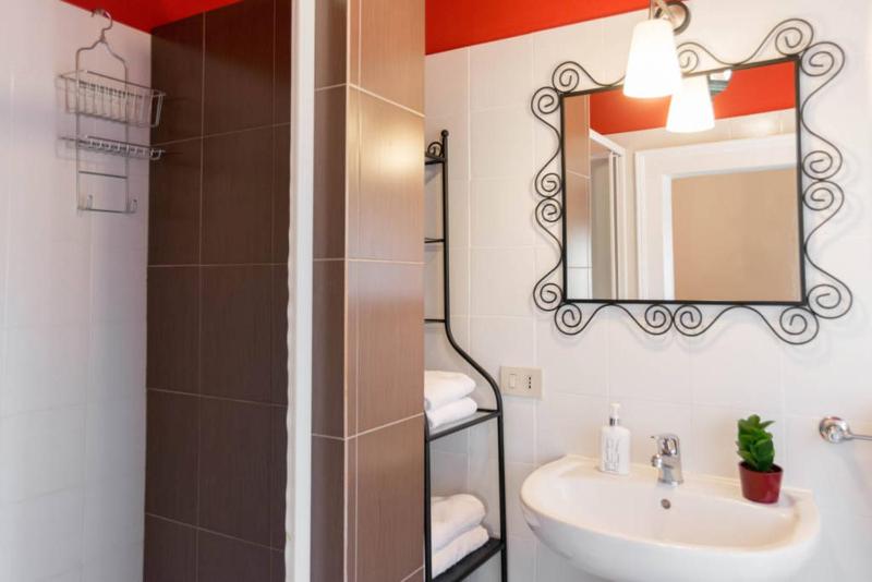 Double Room with Private Bathroom image 4