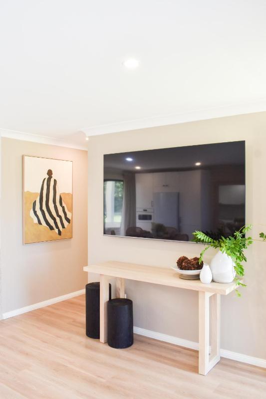 Newly Renovated Quiet 5min Walk to the Beach - image 2