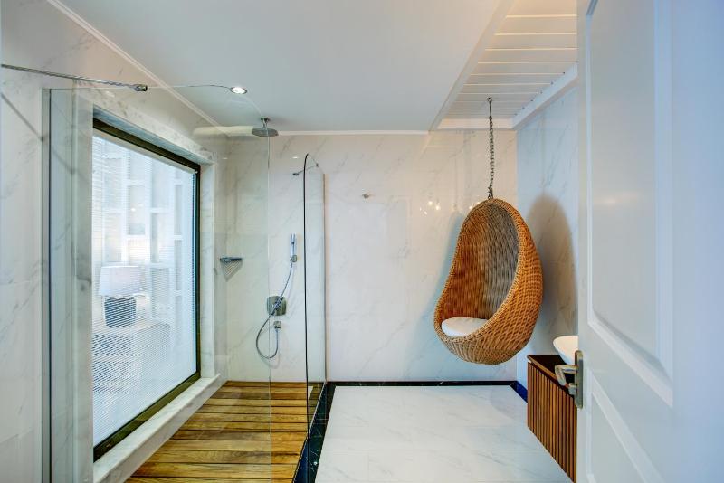 Signature Suite image 2