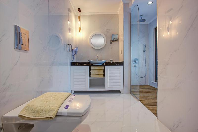 Superior Double Room image 3