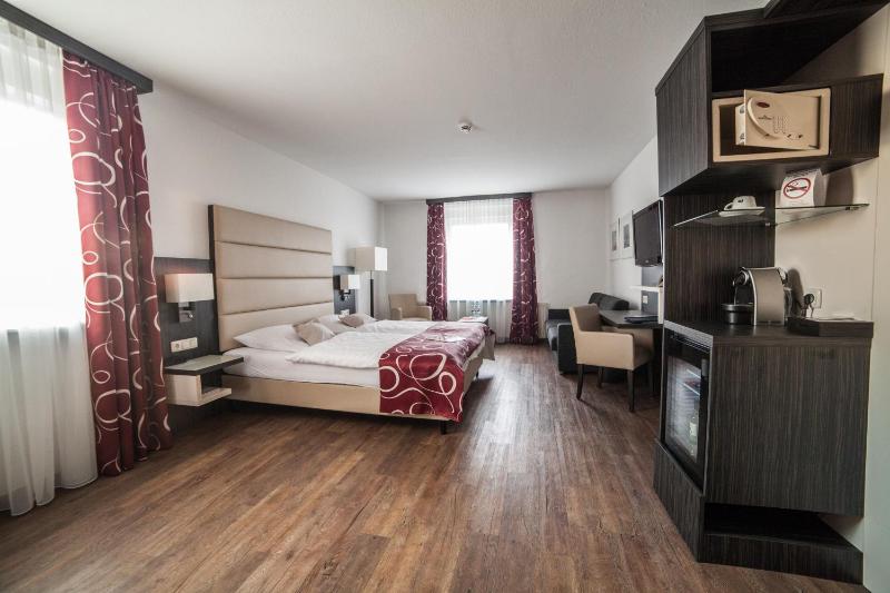 Double Room for Single Use image 4