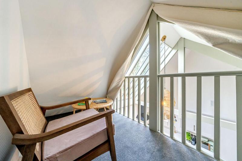 The Enchanted Cottage - image 9
