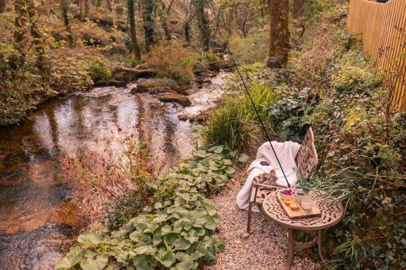 The Enchanted Cottage - image 12