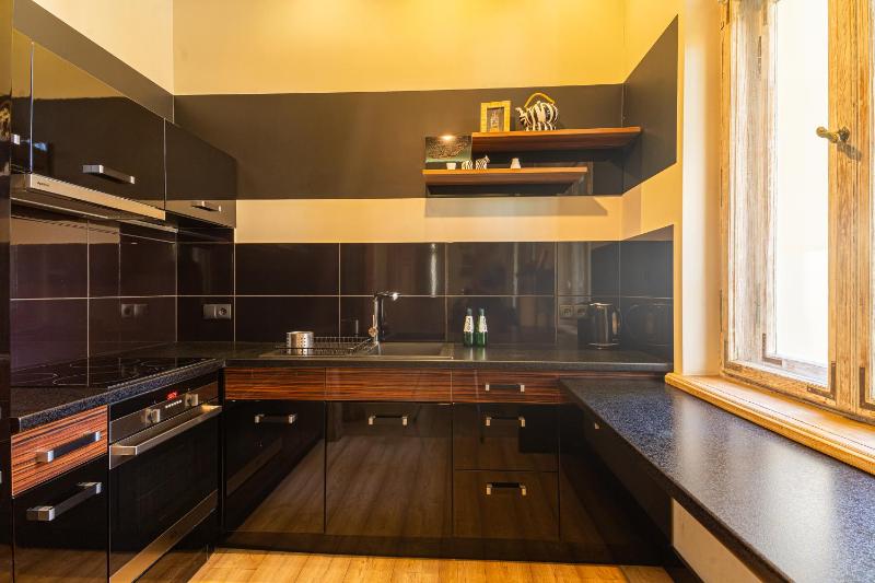 Africana Apartment by Grand Apartments - image 9