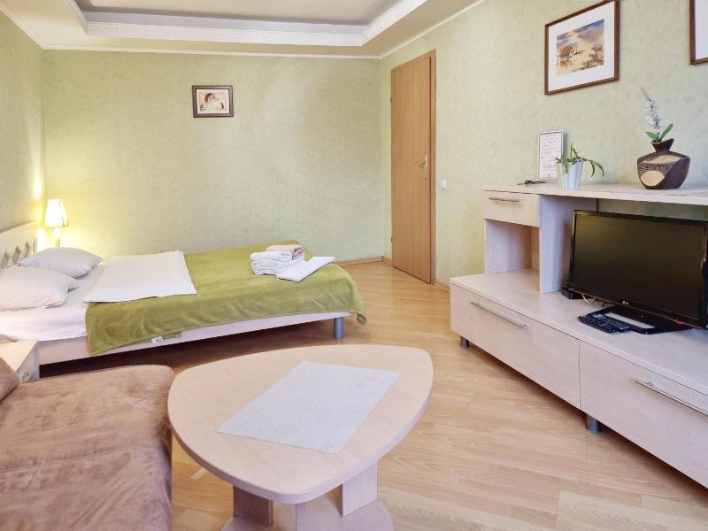 Home Hotel Apartments on Livoberezhna - image 12