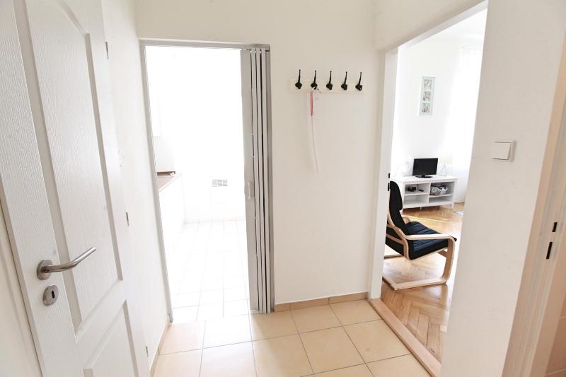 One-Bedroom Apartment image 3