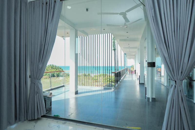 Trinco Diyash Beach Hotel - image 2