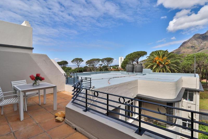 Mountain View Studio Balcony & Parking By Ctha - image 15