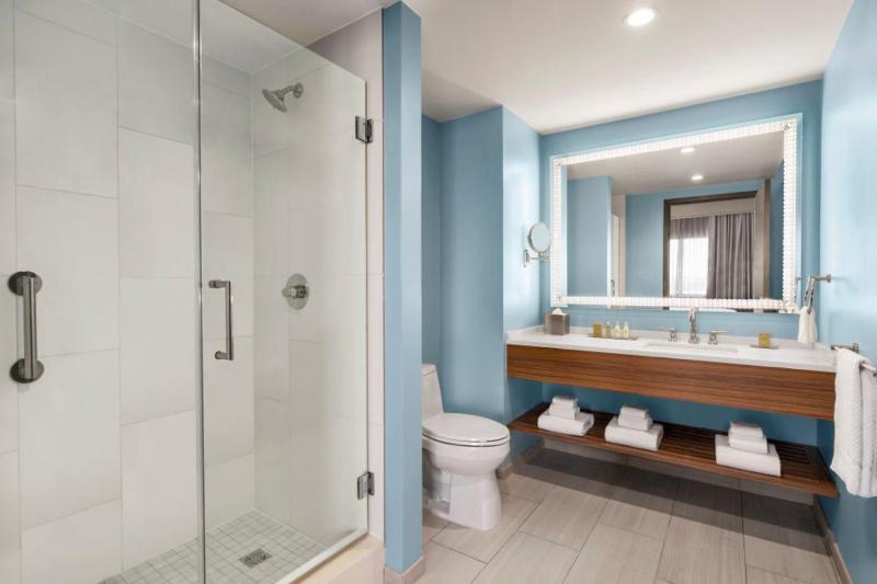 DoubleTree by Hilton Tampa Rocky Point Waterfront - image 18