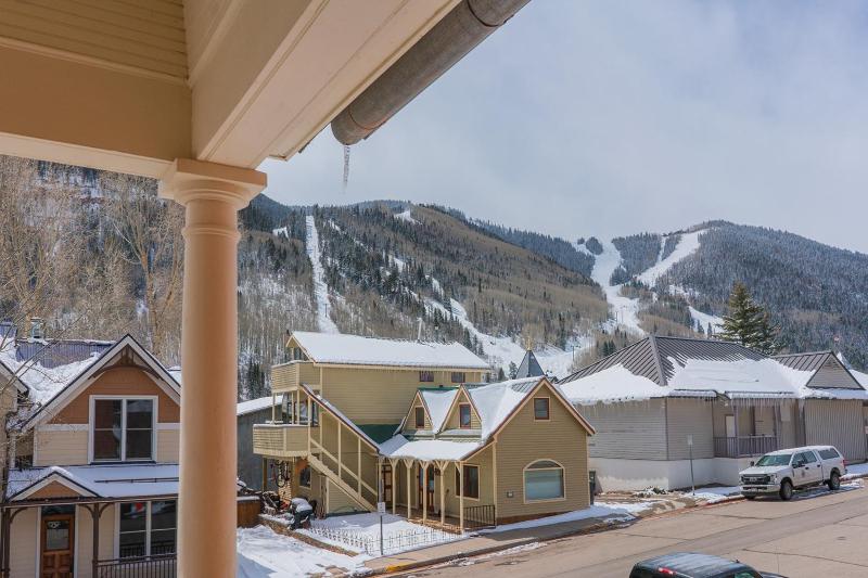 Miners Union 7 Downtown Condo w Mountain Views 1Br 1Ba Sleeps 2 - image 8