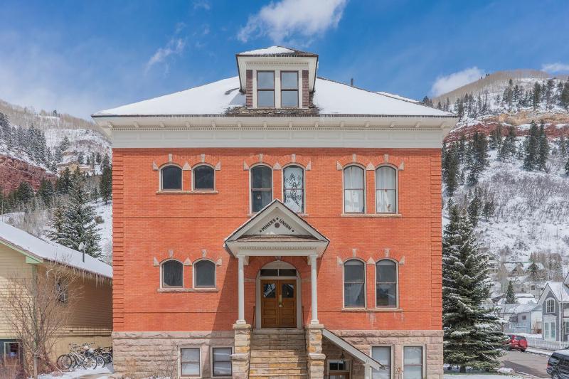 Miners Union 7 Downtown Condo w Mountain Views 1Br 1Ba Sleeps 2 - image 11