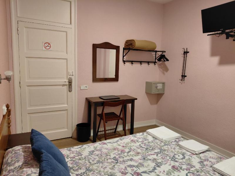 Hostal San Martin - image 10