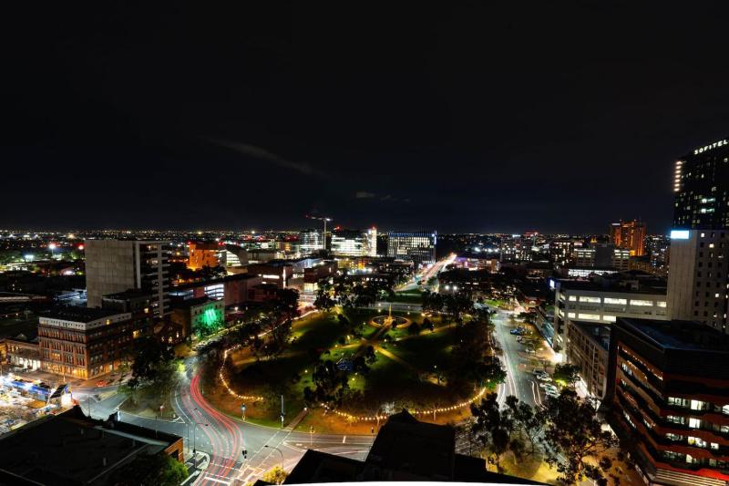 Vision Studio Apartment – Square View & Parking - image 13