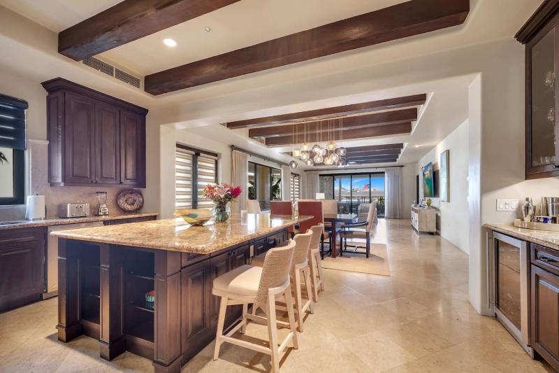 Hacienda Beach Club 5-Star Beachfront Sleeps 8 - image 16