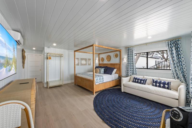 Seabreeze at Anna Maria Island Inn - image 3
