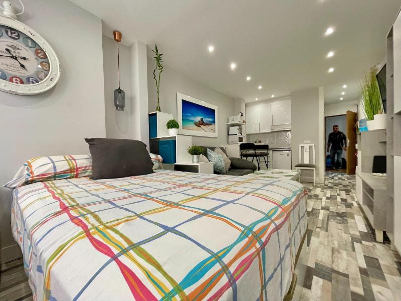 Apartment in Torremolinos 300 m from beach - image 22