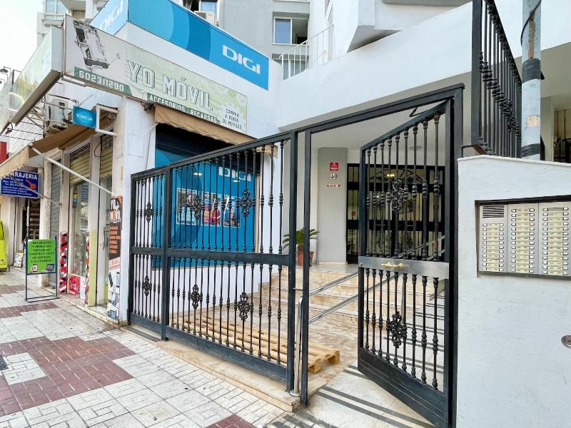 Apartment in Torremolinos near Beach - image 1