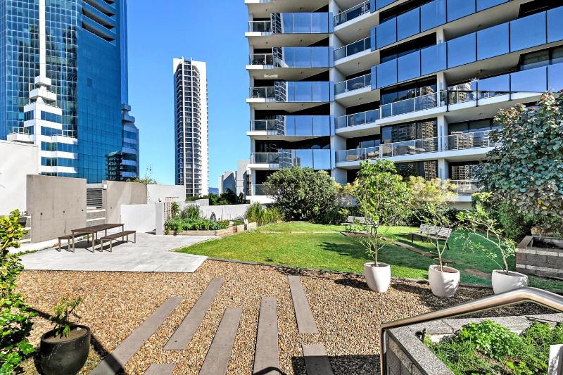 Apt 1197 - Circle on Cavill - Surfers Paradise - image 12