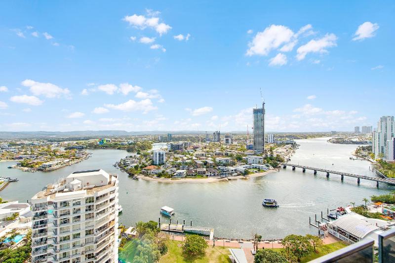 Apt 1197 - Circle on Cavill - Surfers Paradise - image 10