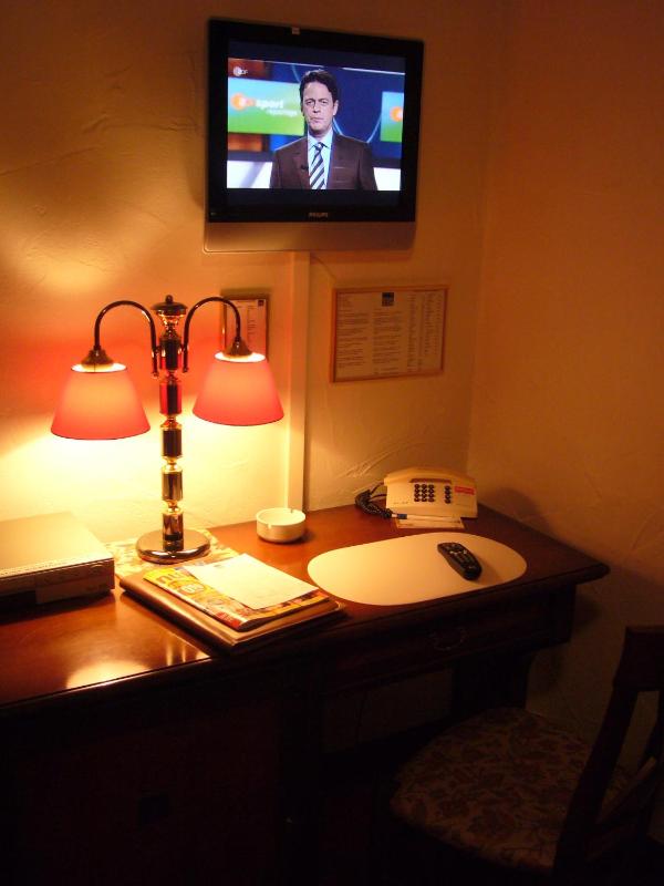 Standard Single Room image 3