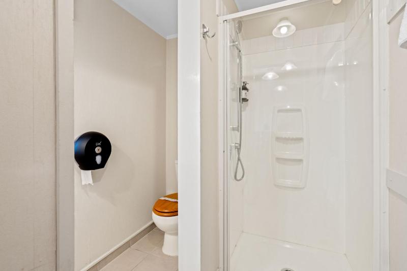 Cottage Mews Motel - image 6