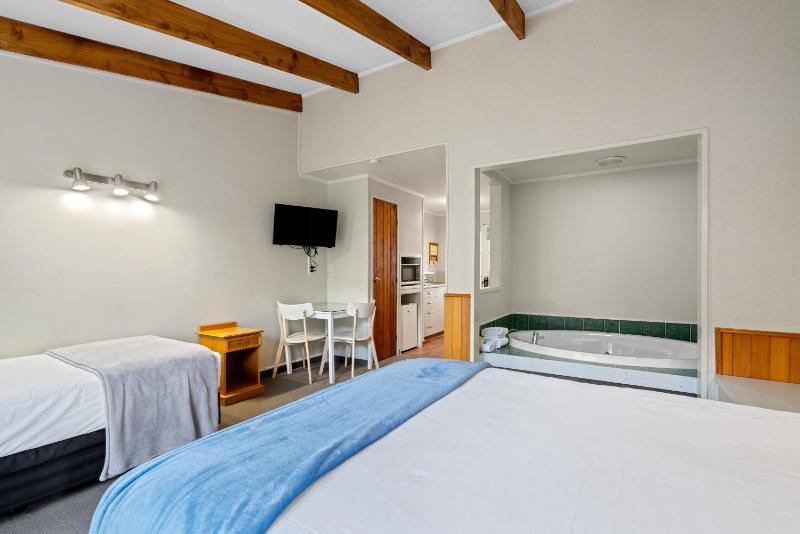 Cottage Mews Motel - image 4
