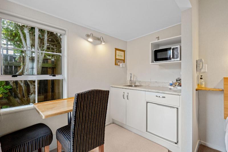 Cottage Mews Motel - image 8