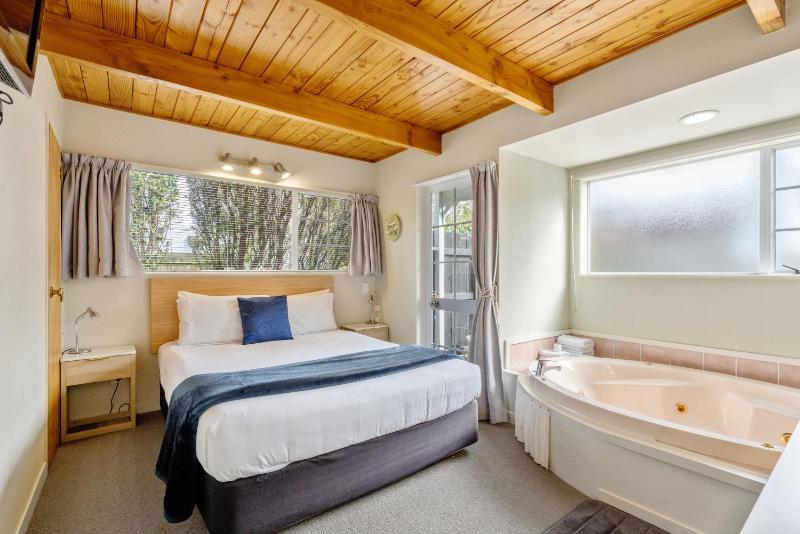Cottage Mews Motel - image 7