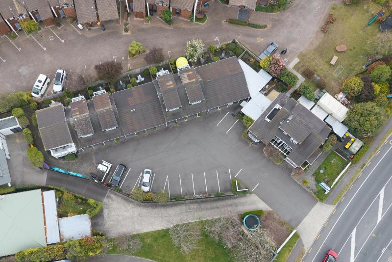 Cottage Mews Motel - image 3