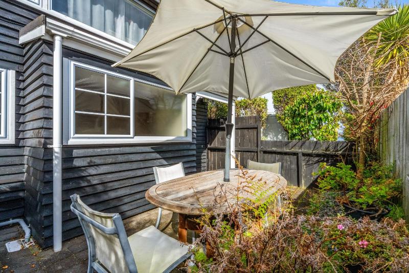 Cottage Mews Motel - image 13