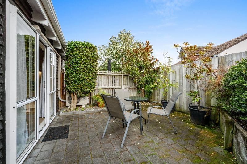 Cottage Mews Motel - image 19