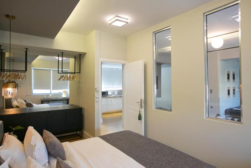 One-Bedroom Superior Suite image 2