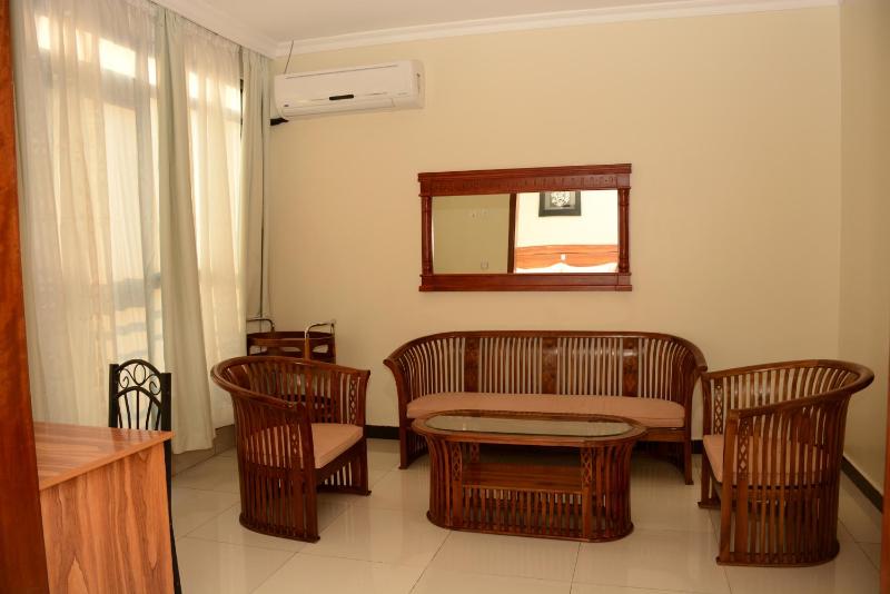 La Posh Hotel - image 6