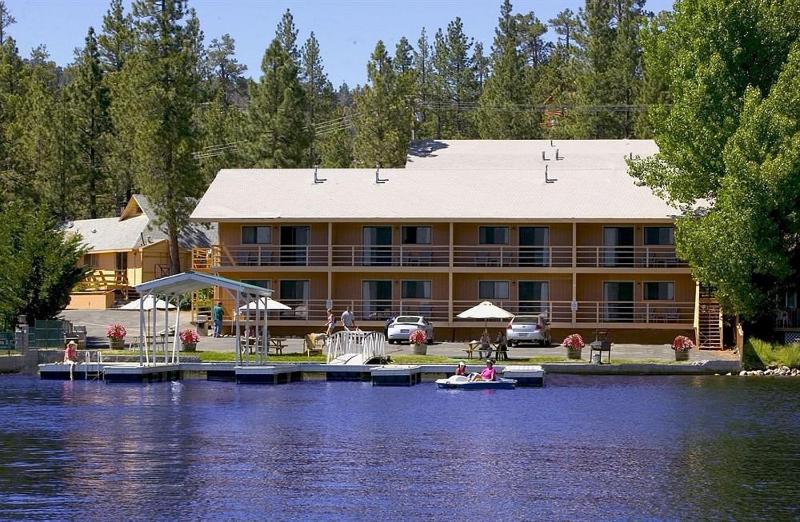 Big Bear Lakefront Lodge - image 26