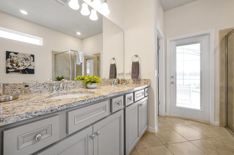 4273 LANA AVENUE 8BEDS - image 33