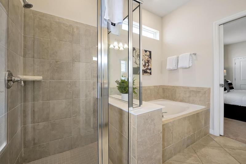 4273 LANA AVENUE 8BEDS - image 46