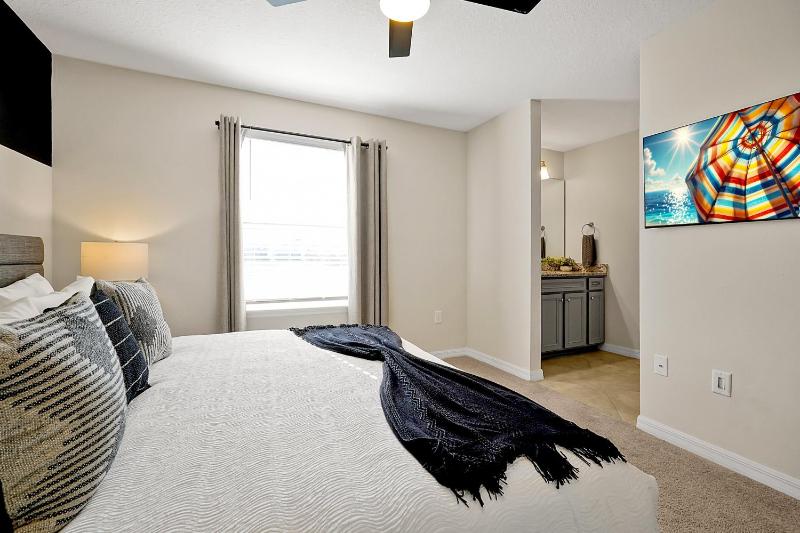 4273 LANA AVENUE 8BEDS - image 41