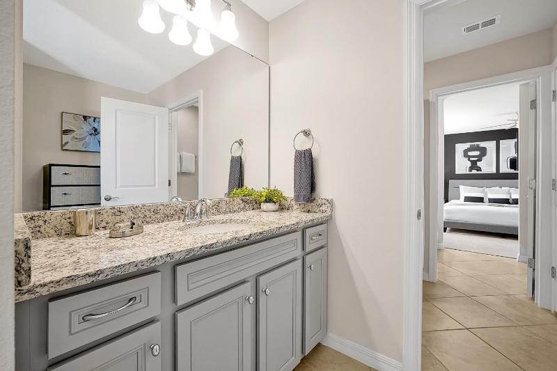 4273 LANA AVENUE 8BEDS - image 18