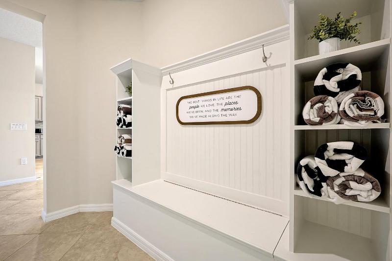 4273 LANA AVENUE 8BEDS - image 19