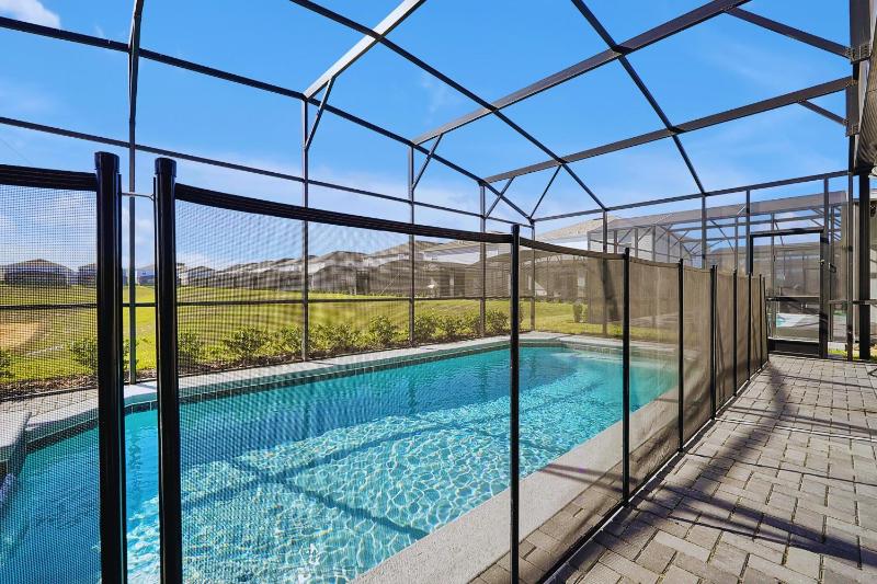 4273 LANA AVENUE 8BEDS - image 25