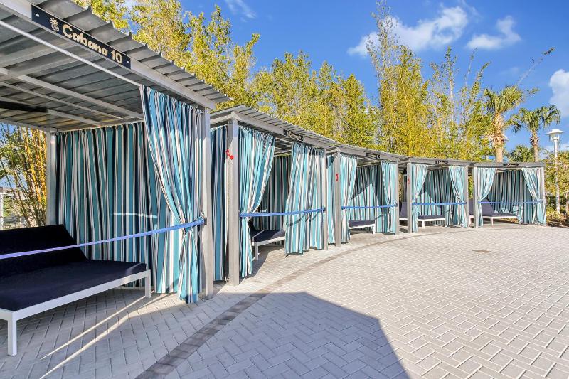 4273 LANA AVENUE 8BEDS - image 3