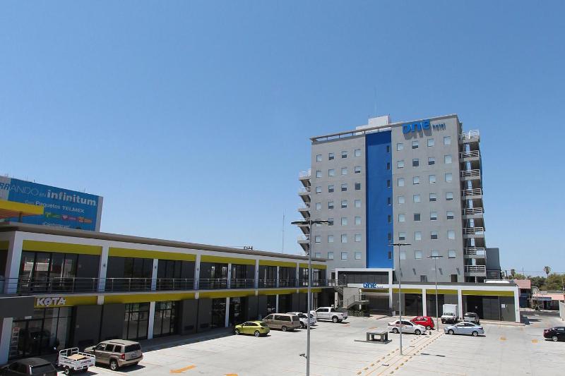 One La Paz - image 46