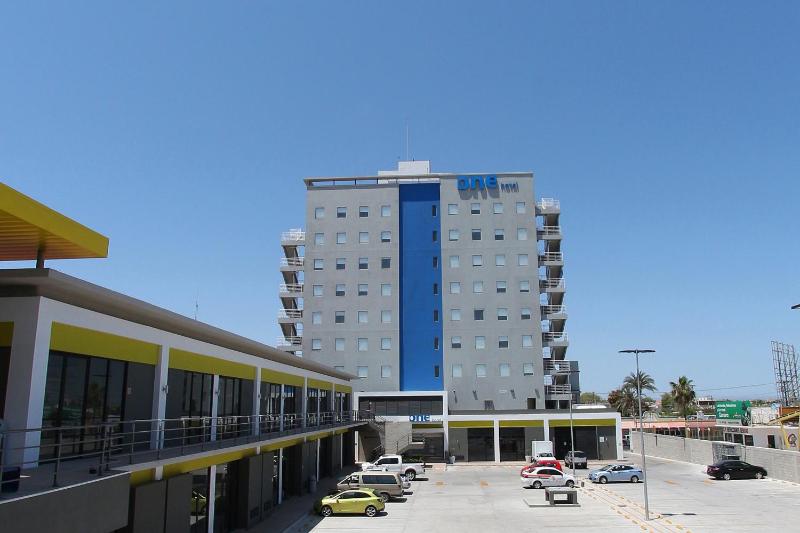 One La Paz - image 30