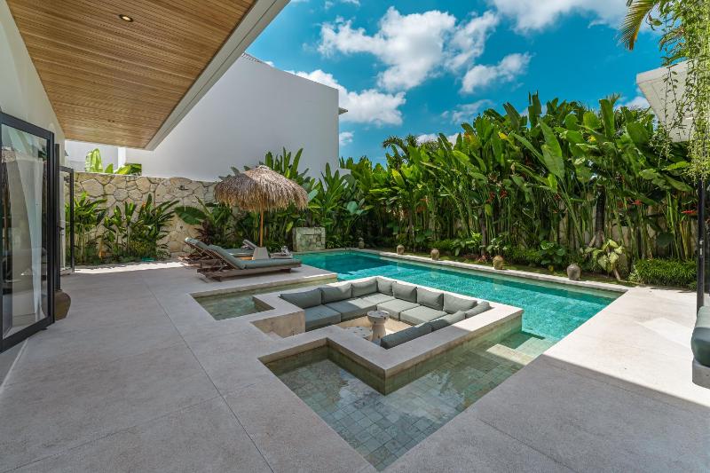 Bimini - Luxury 4BR Private Pool Villa in Canggu with Jacuzzi - image 4